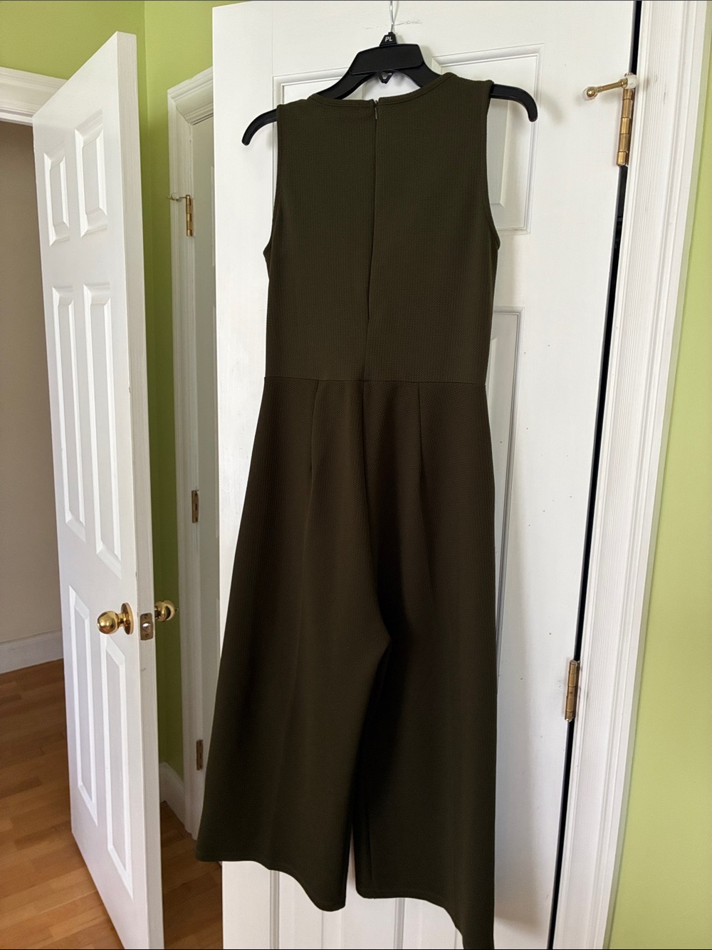 Romeo.Juliet Sleeveless Olive Green Belted Wide Leg Jumpsuit. Size L - Picture 5 of 7